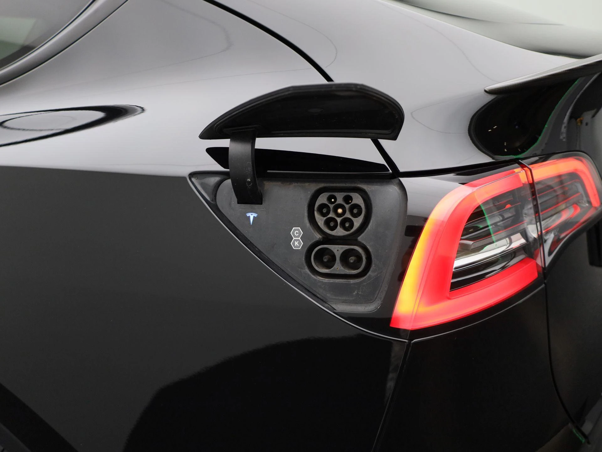Tesla-Model Y-image-24