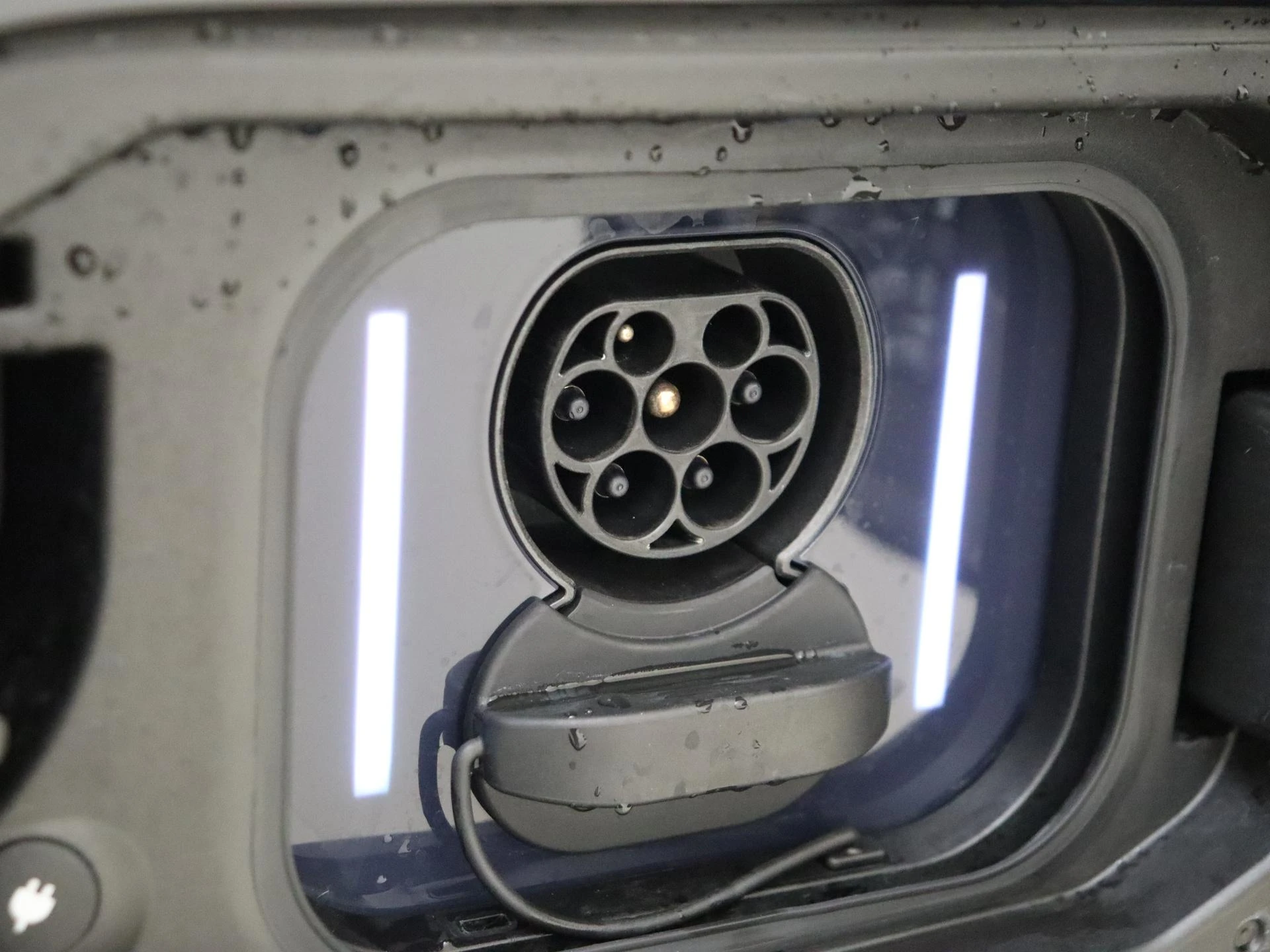 Mercedes-Benz-G-Klasse-image-29