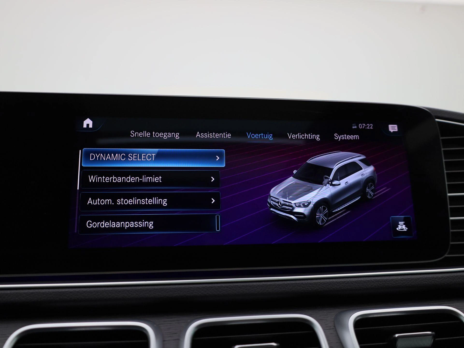 Mercedes-Benz-GLE-image-41