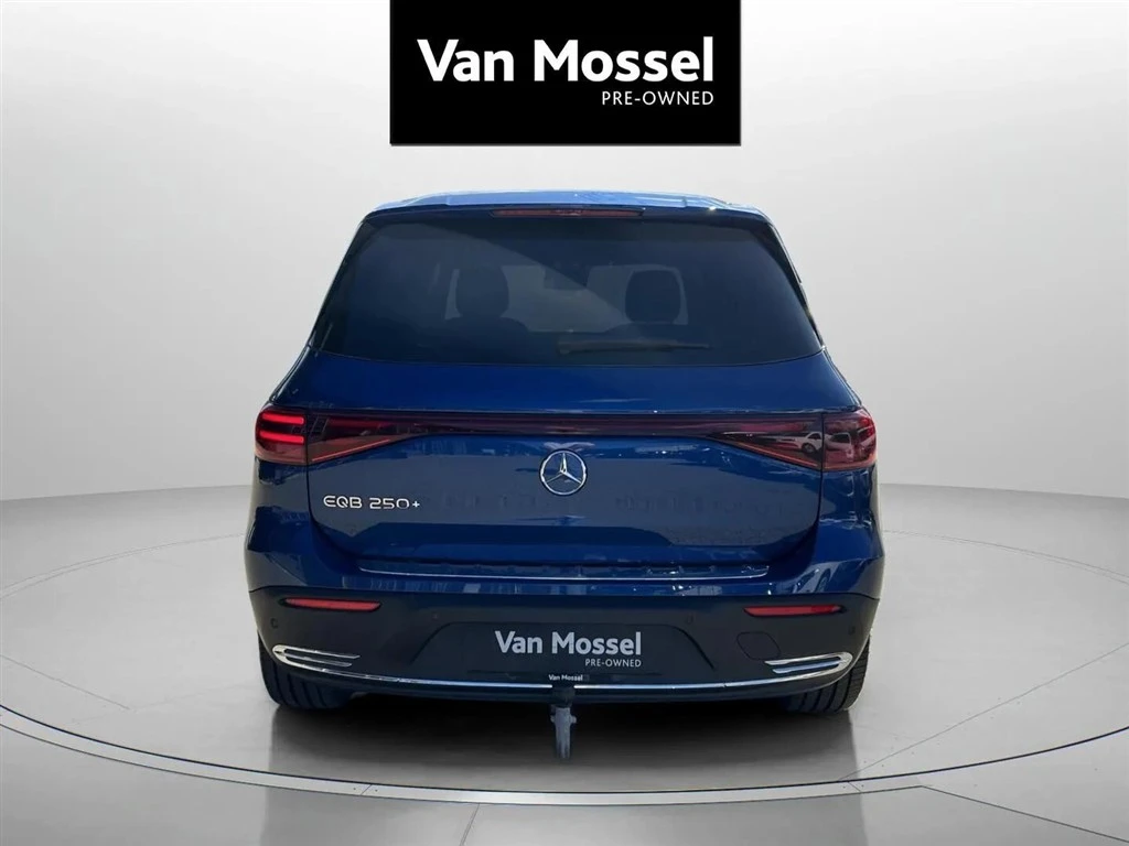 Mercedes-Benz-EQB-image-5
