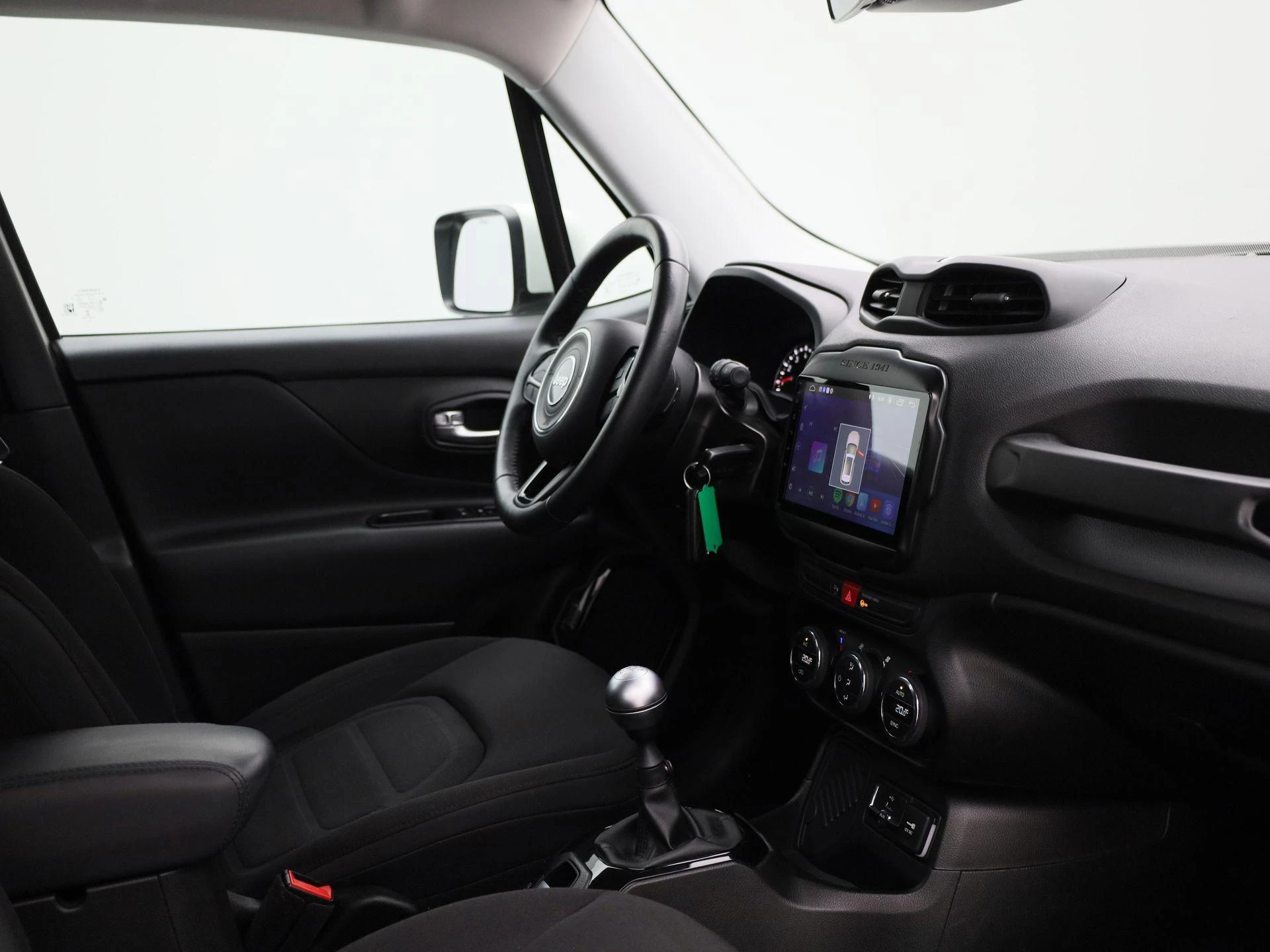 Jeep-Renegade-image-28