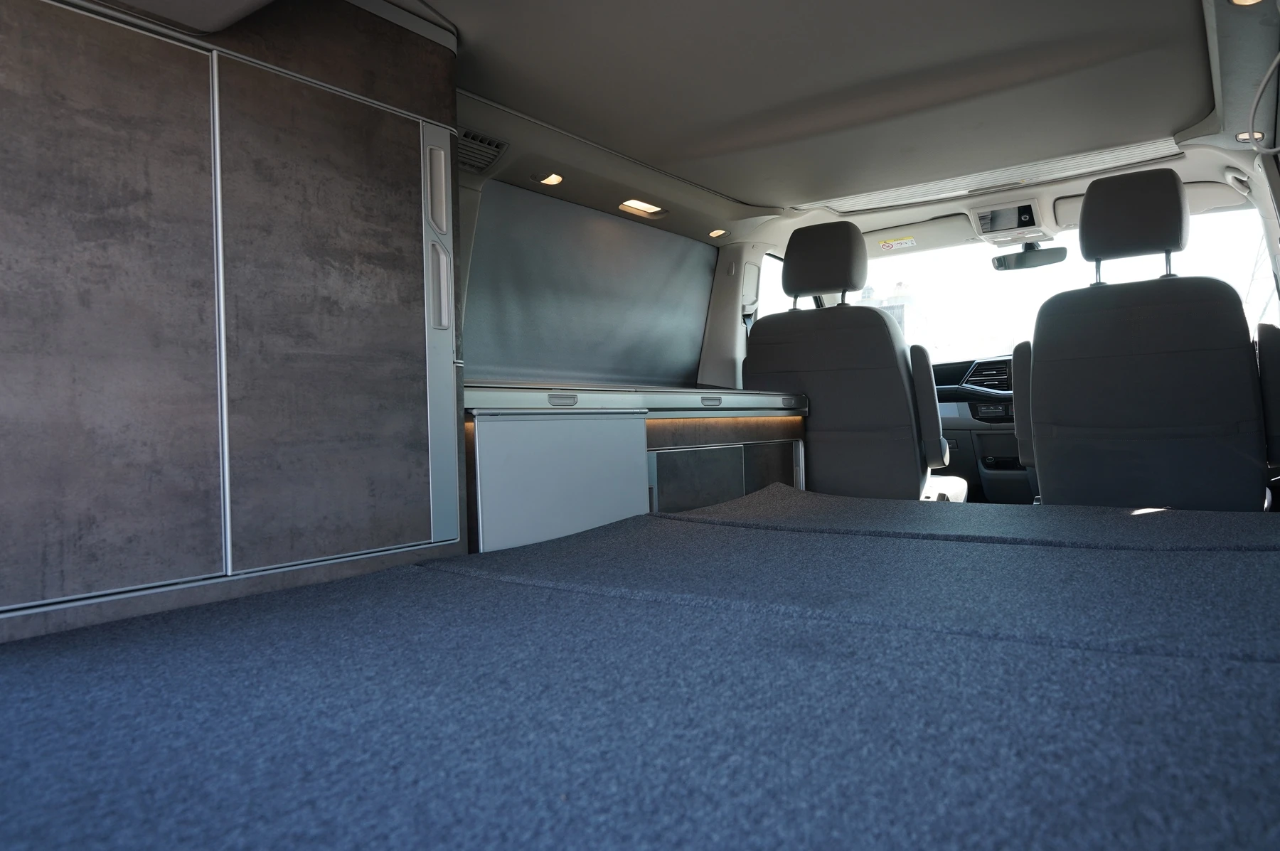 Volkswagen-California-image-12