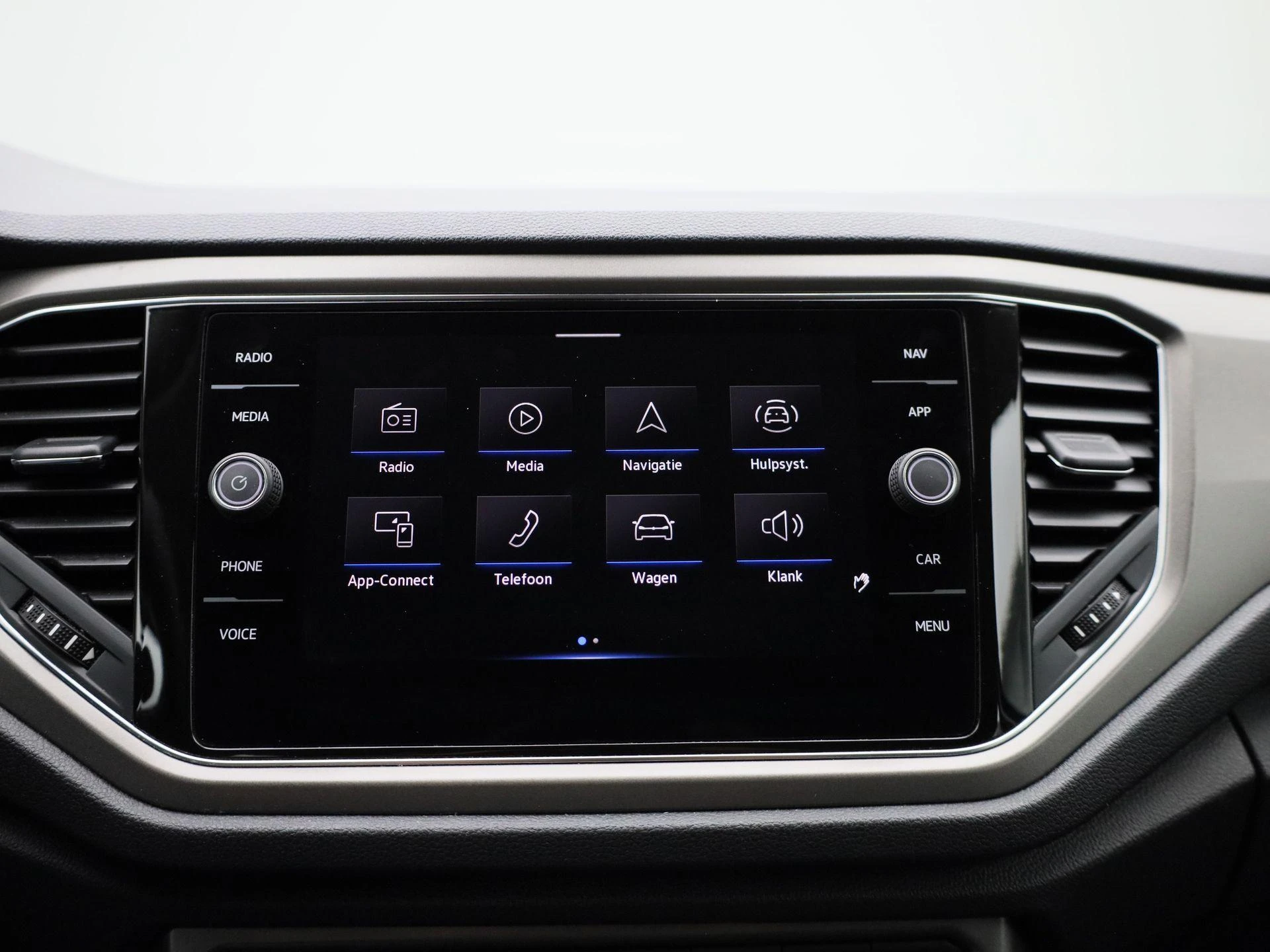 Volkswagen-T-Roc-image-25