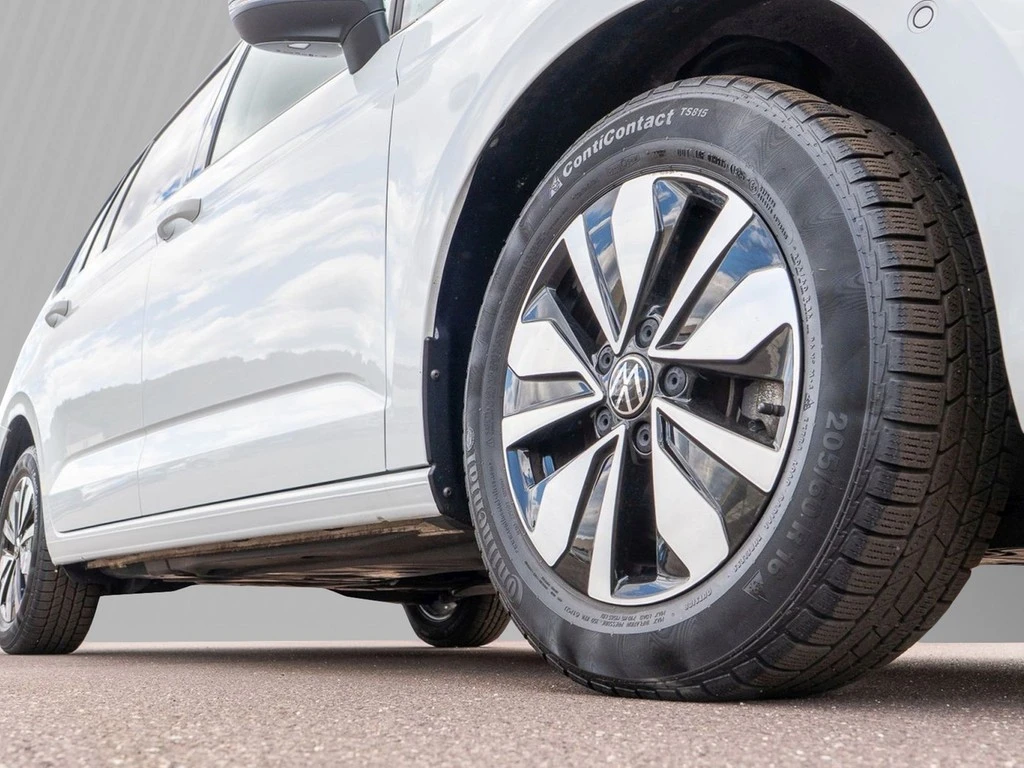 Volkswagen-Touran-image-4