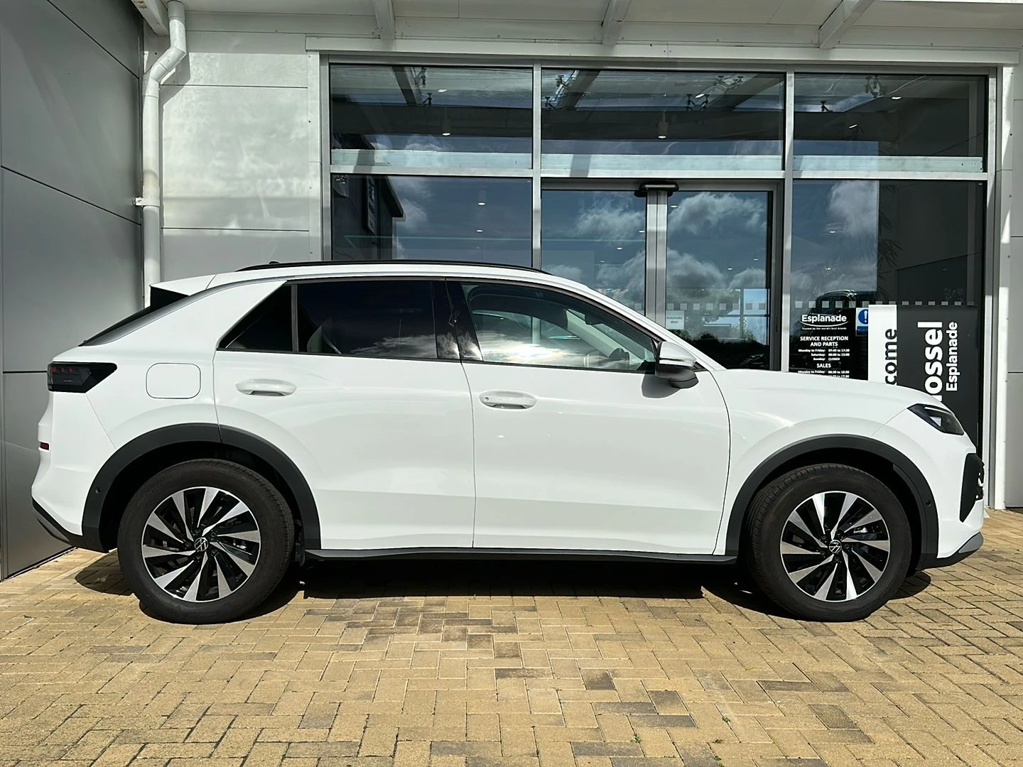 Volkswagen-T-Roc-image-9
