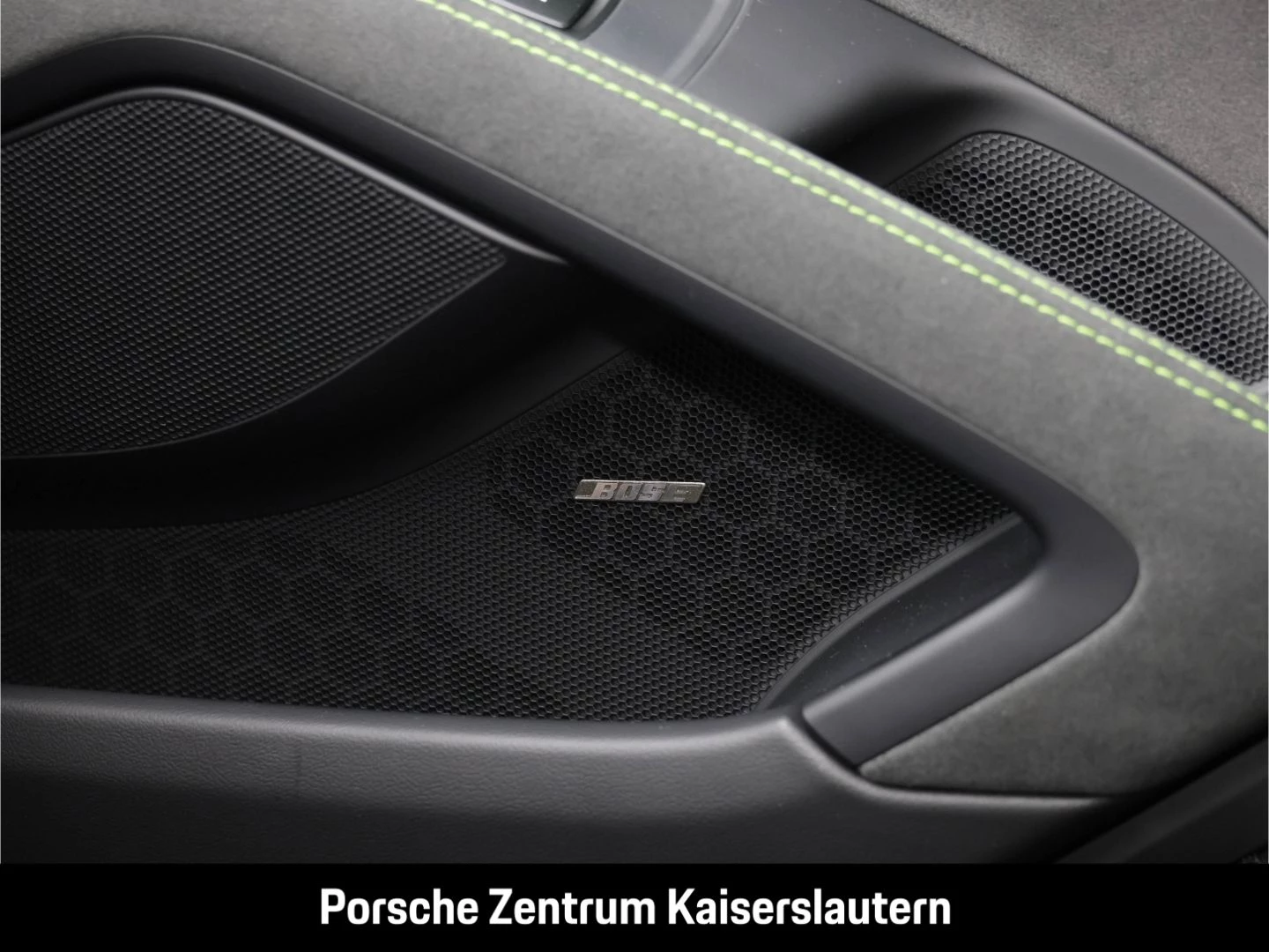 Porsche 718 Cayman GT4 RS Surround-View Sportabgas LED