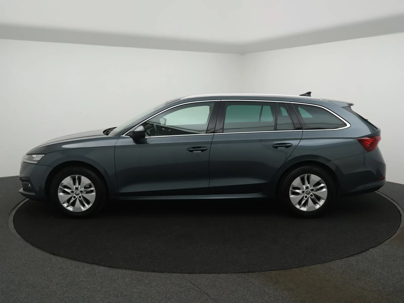 Škoda Octavia Combi Octavia Combi Clever 1.0TSI 110PK *TREKHAAK*VIRTUAL COCKPIT*CAMERA*NAVI*SFEERVERLICHTING*PDC*...*