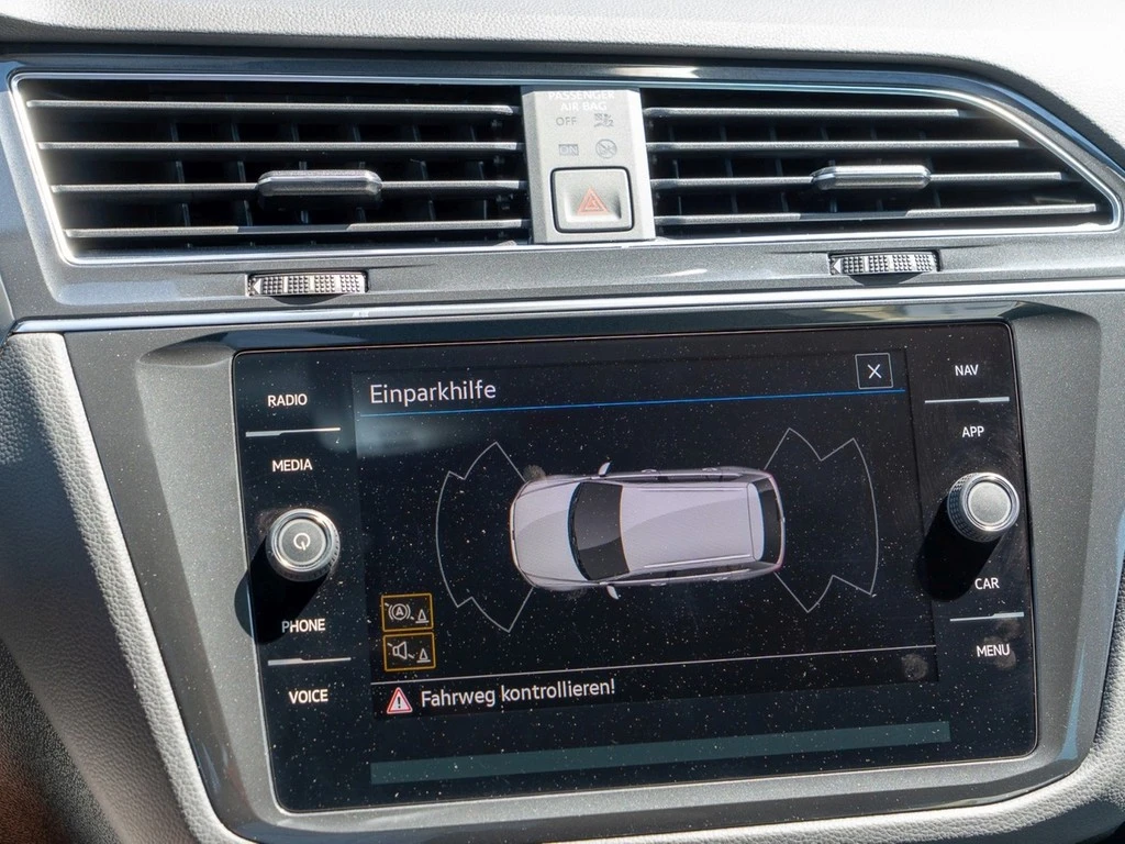Volkswagen-Tiguan-image-12