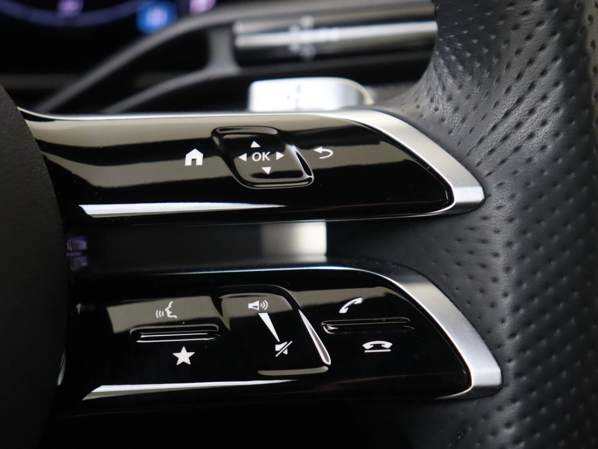 Mercedes-Benz-GLC-image-13