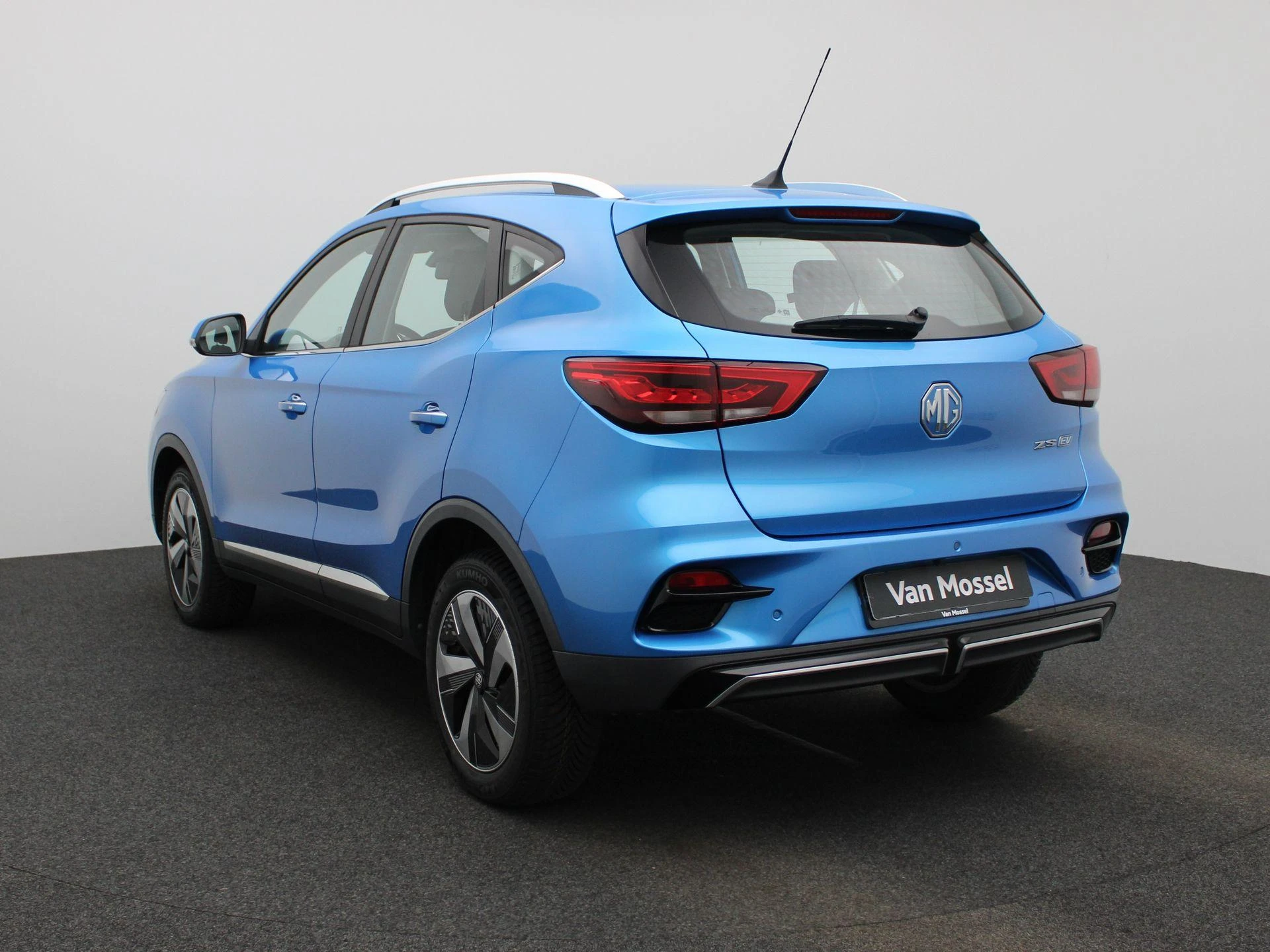 MG-ZS EV-image-1
