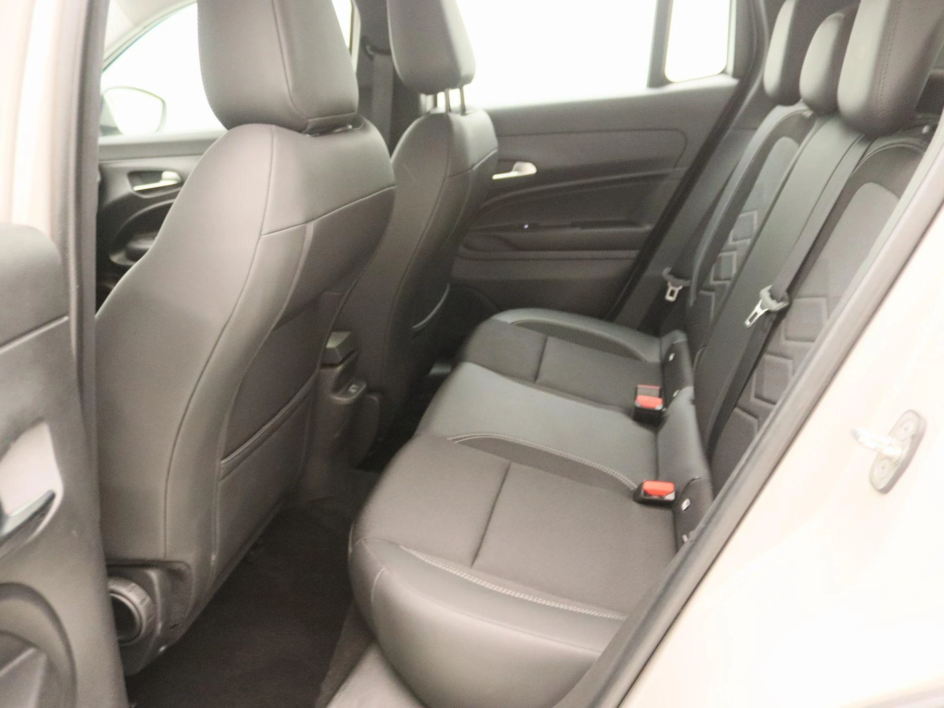 Jeep-Avenger-image-2