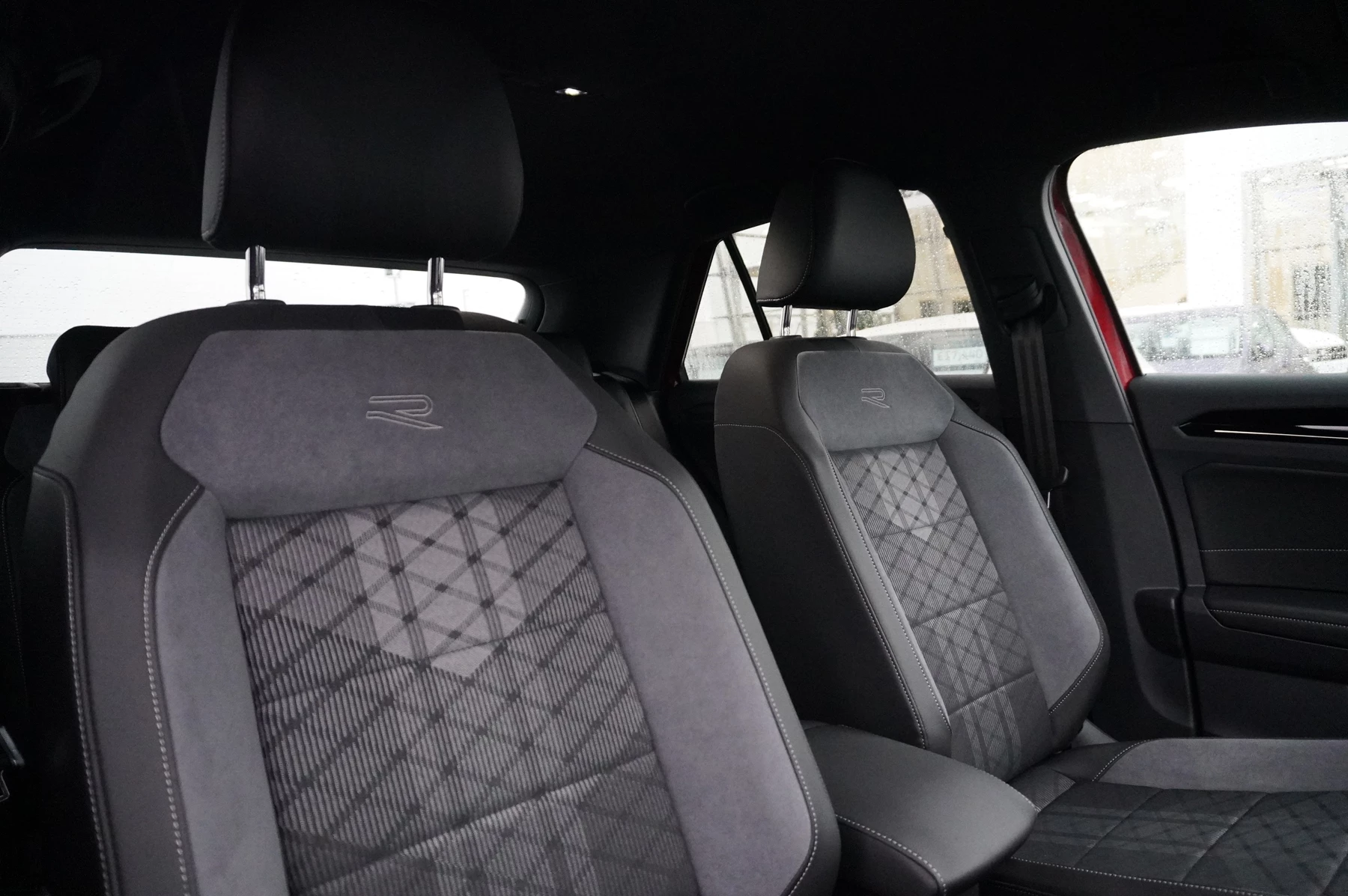 Volkswagen-T-Roc-image-8