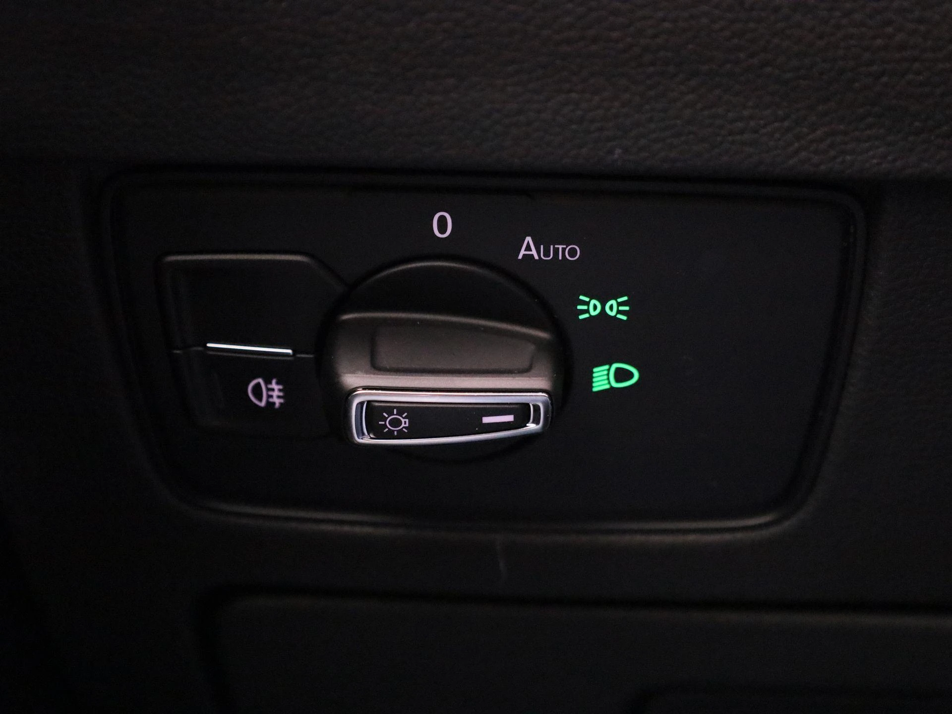 Volkswagen-Passat-image-23