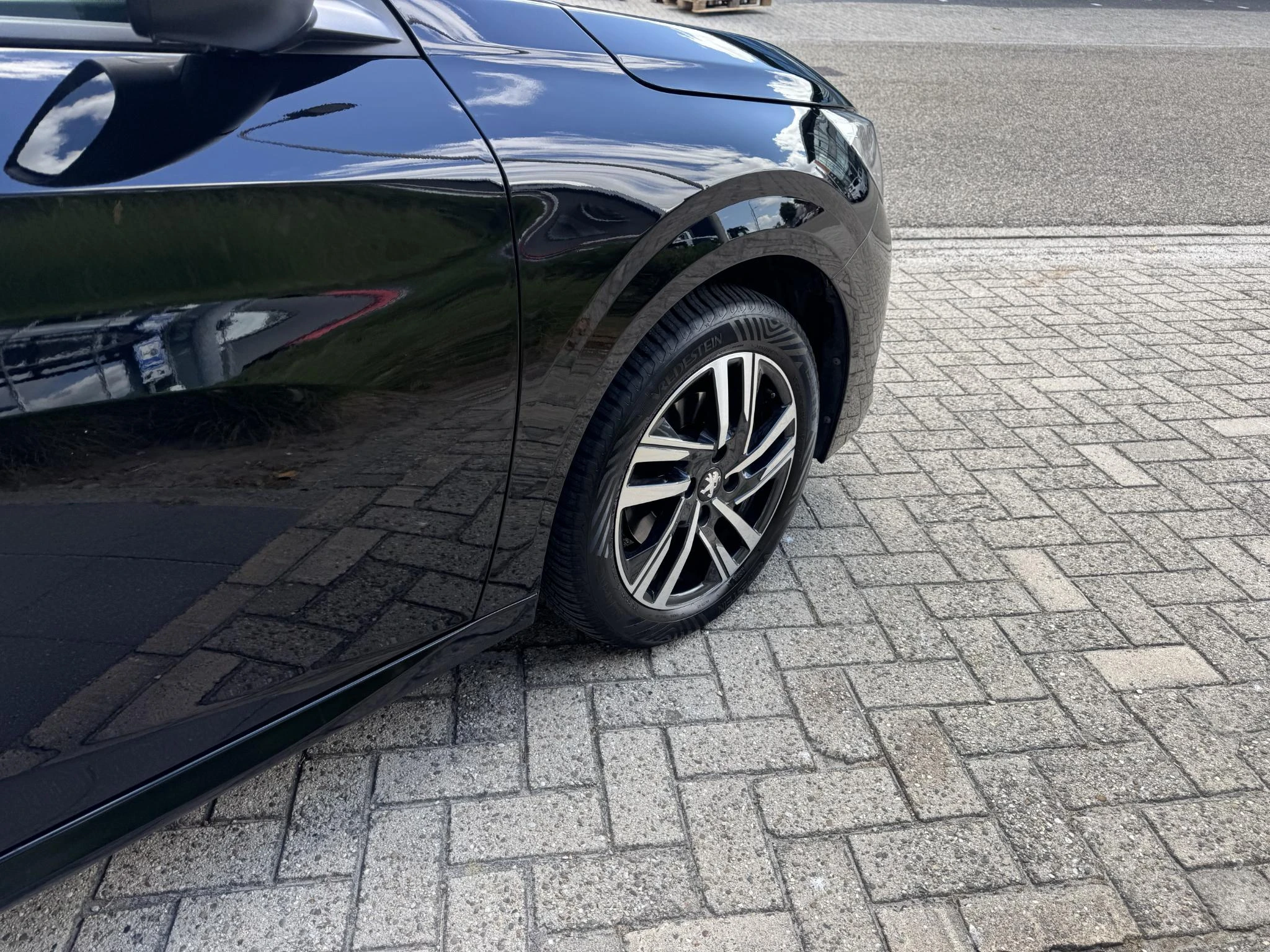 Peugeot-208-image-13