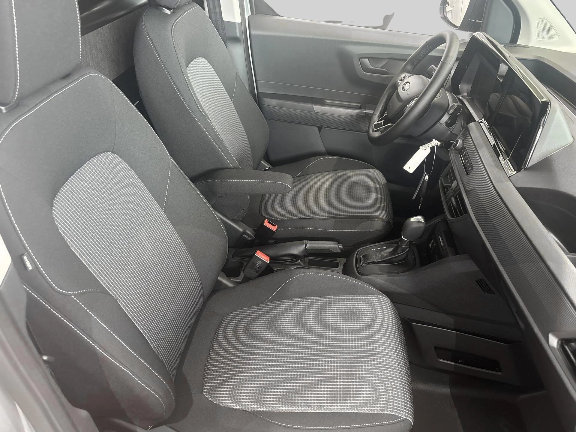 Ford-Transit Courier-image-20