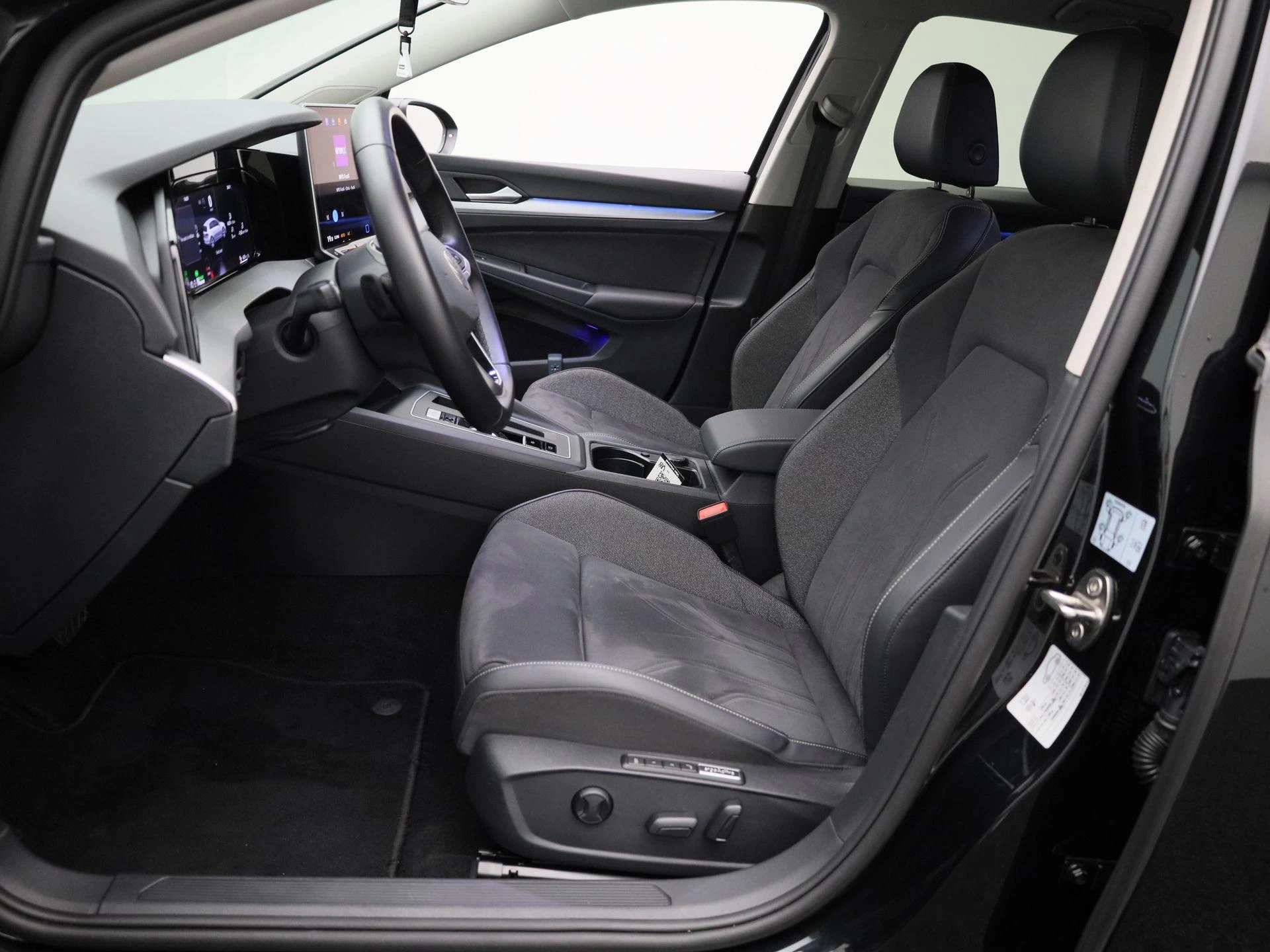 Volkswagen-Golf-image-10