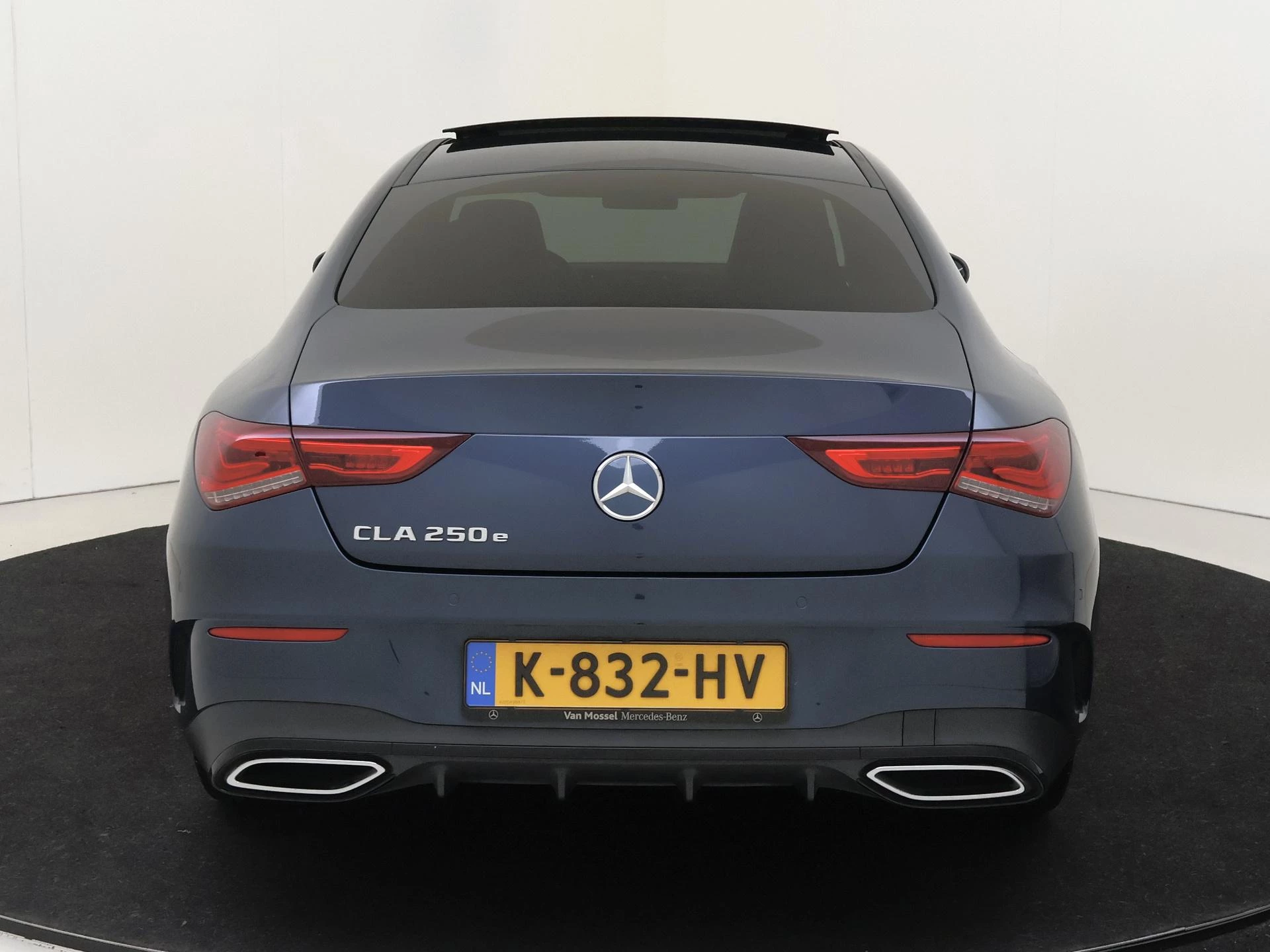 Mercedes-Benz-CLA-image-6
