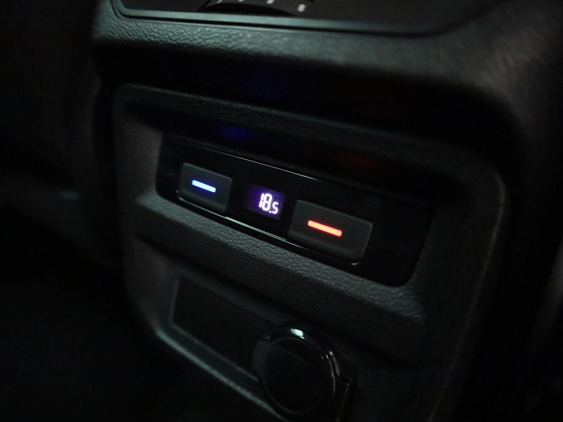 Volkswagen-Tiguan-image-37