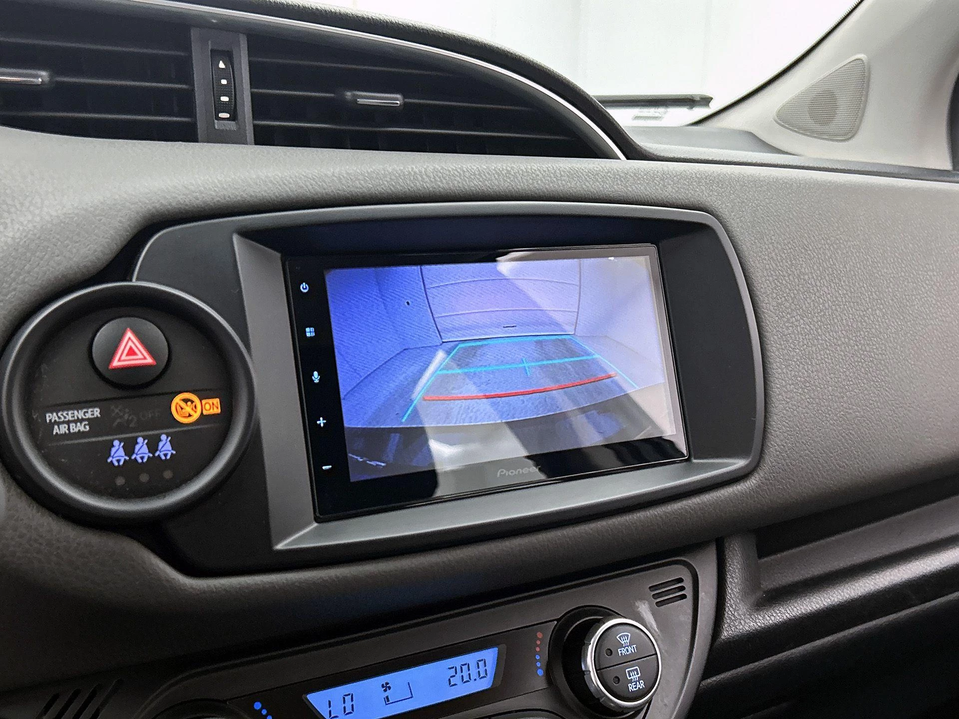 Toyota-Yaris-image-16