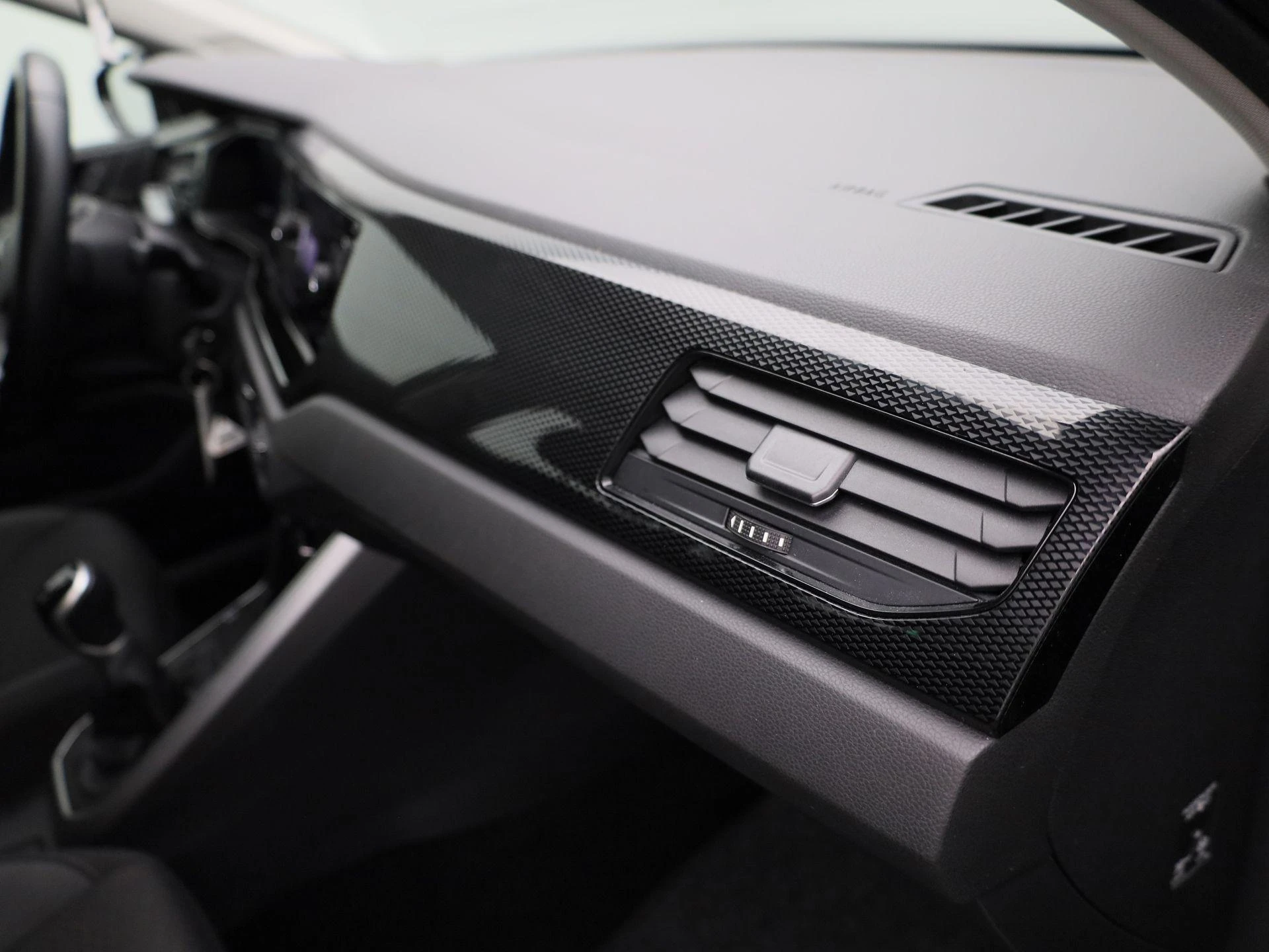 Volkswagen-Polo-image-34