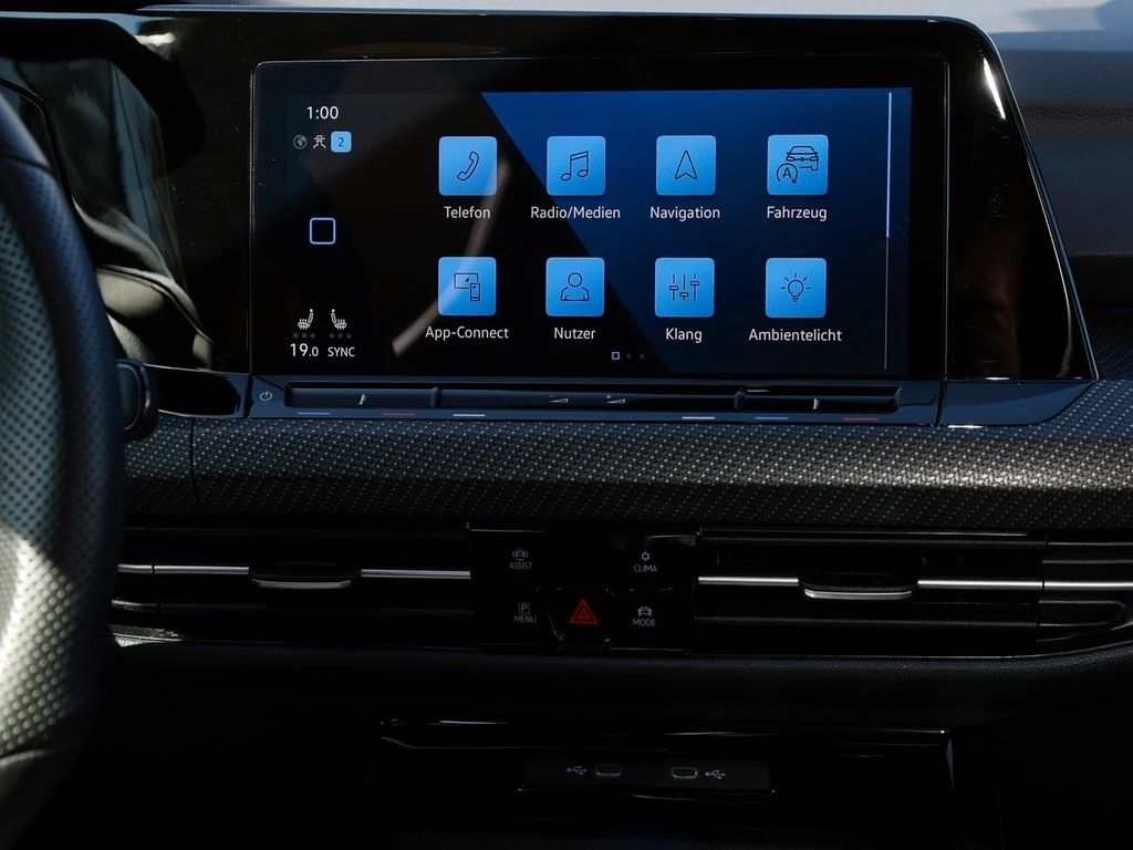 Volkswagen-Golf-image-9