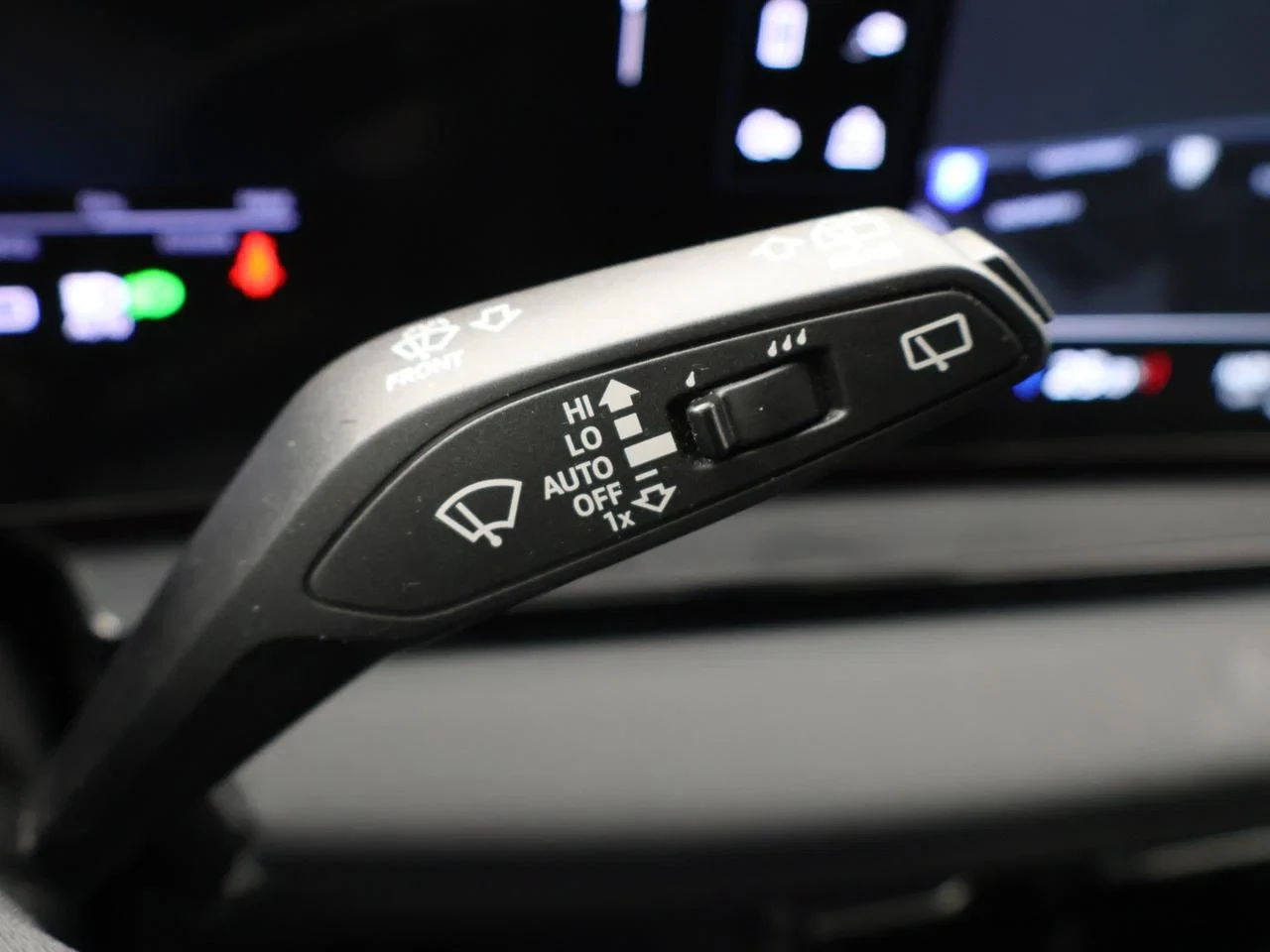 Audi-SQ6 e-tron-image-16