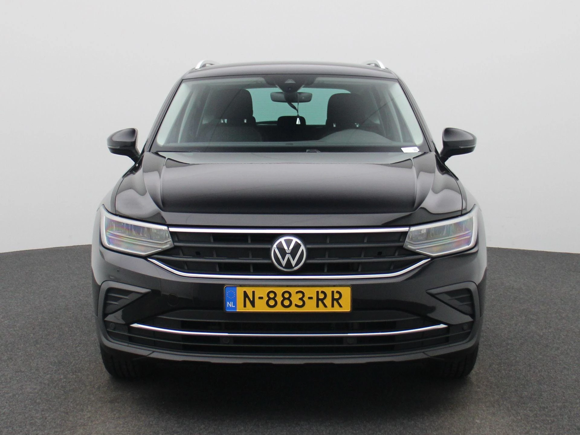 Volkswagen-Tiguan-image-2