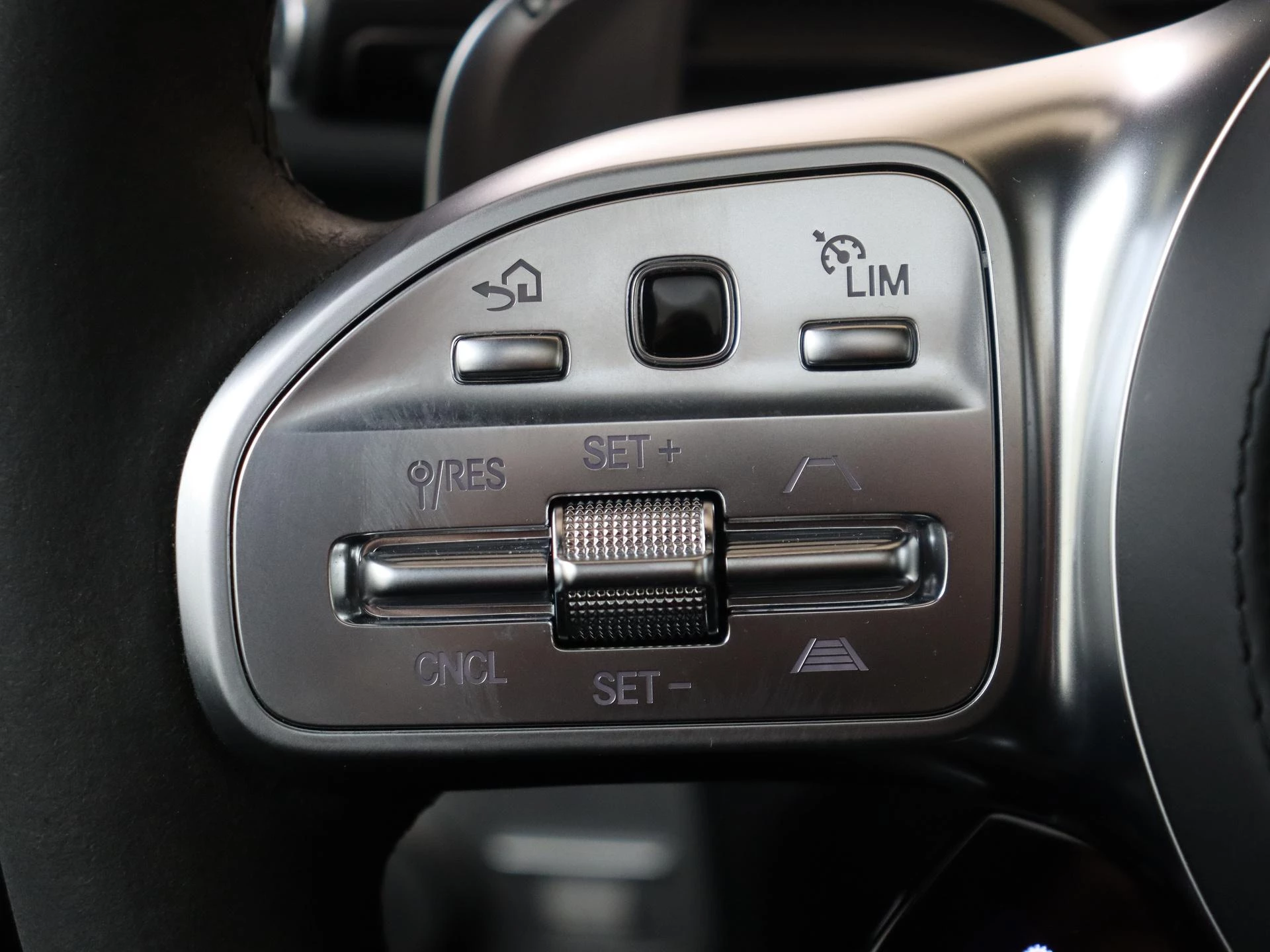 Mercedes-Benz-GLE-image-20
