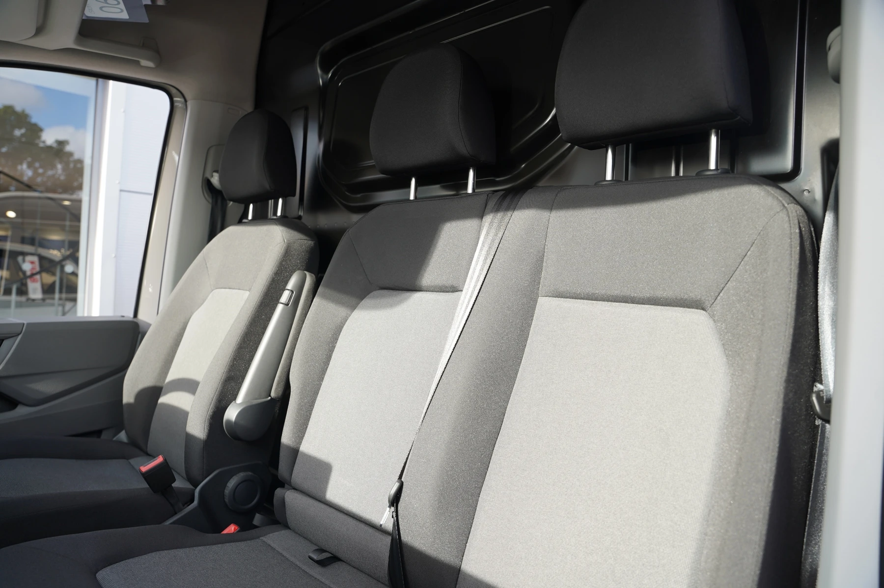 Volkswagen-Crafter-image-9