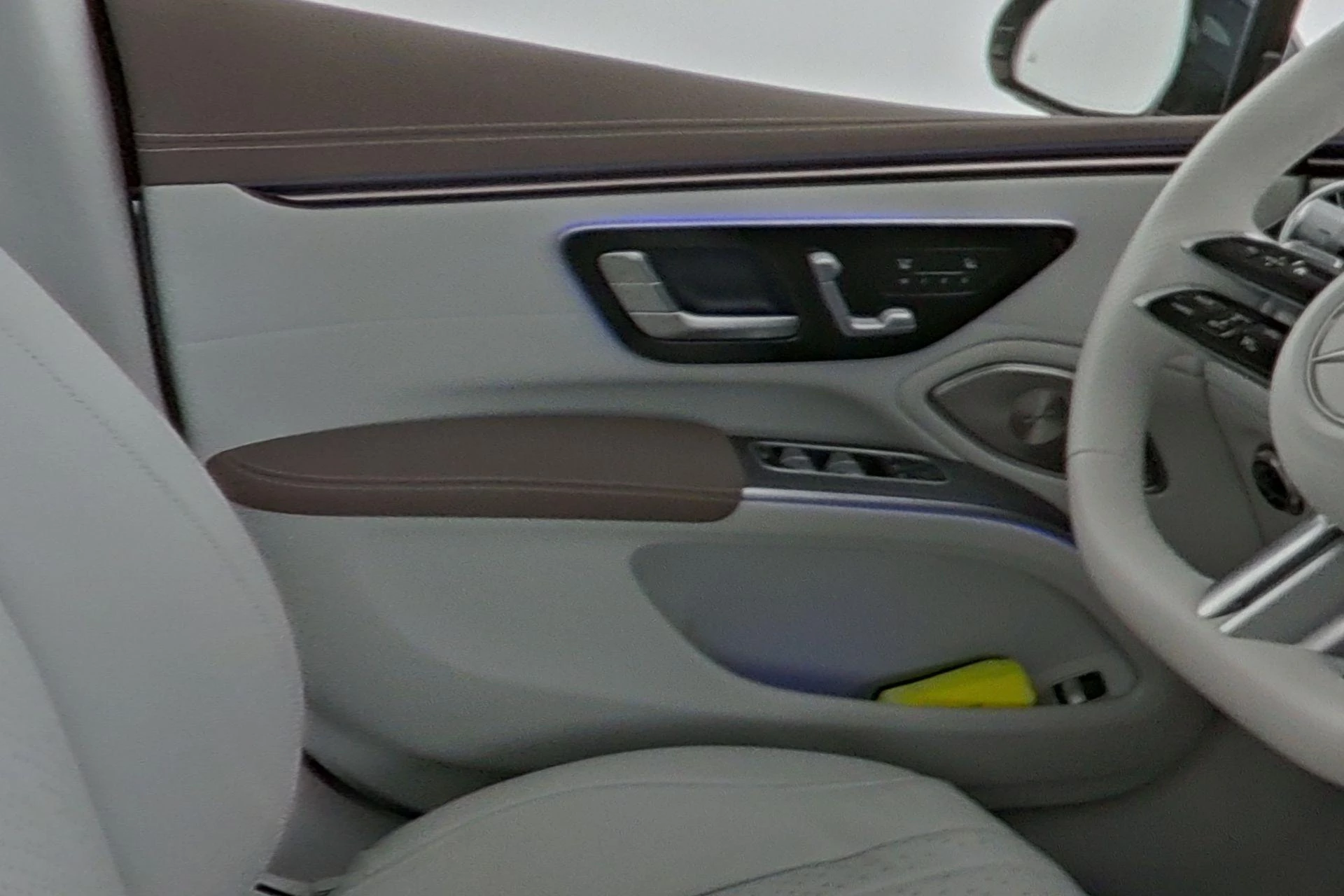 Mercedes-Benz-EQS-image-14