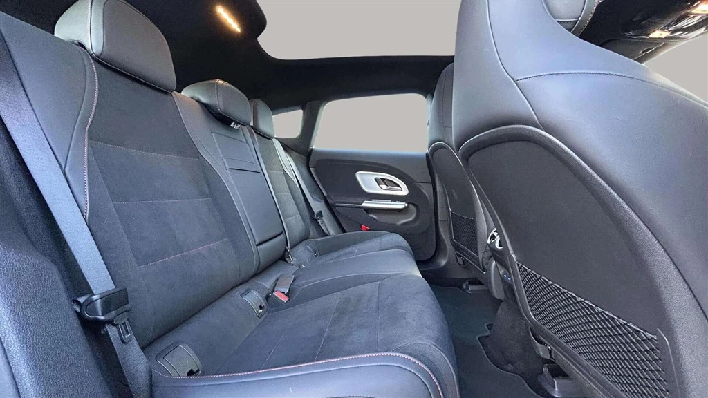 Mercedes-Benz-CLA-image-21