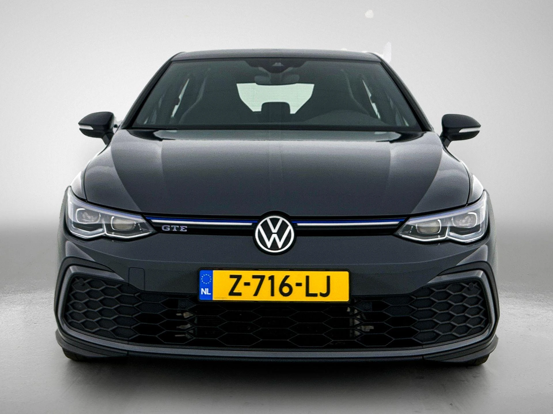 Volkswagen-Golf-image-4