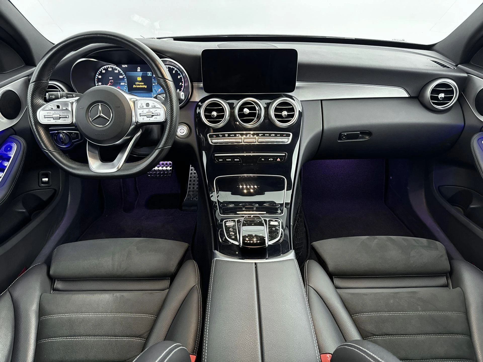 Mercedes-Benz-C-Klasse-image-5
