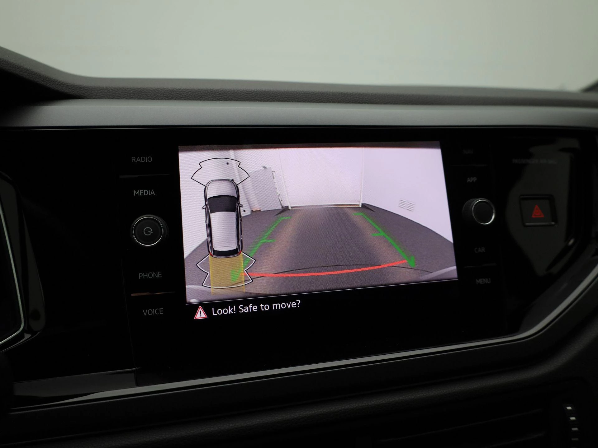Volkswagen-Polo-image-16