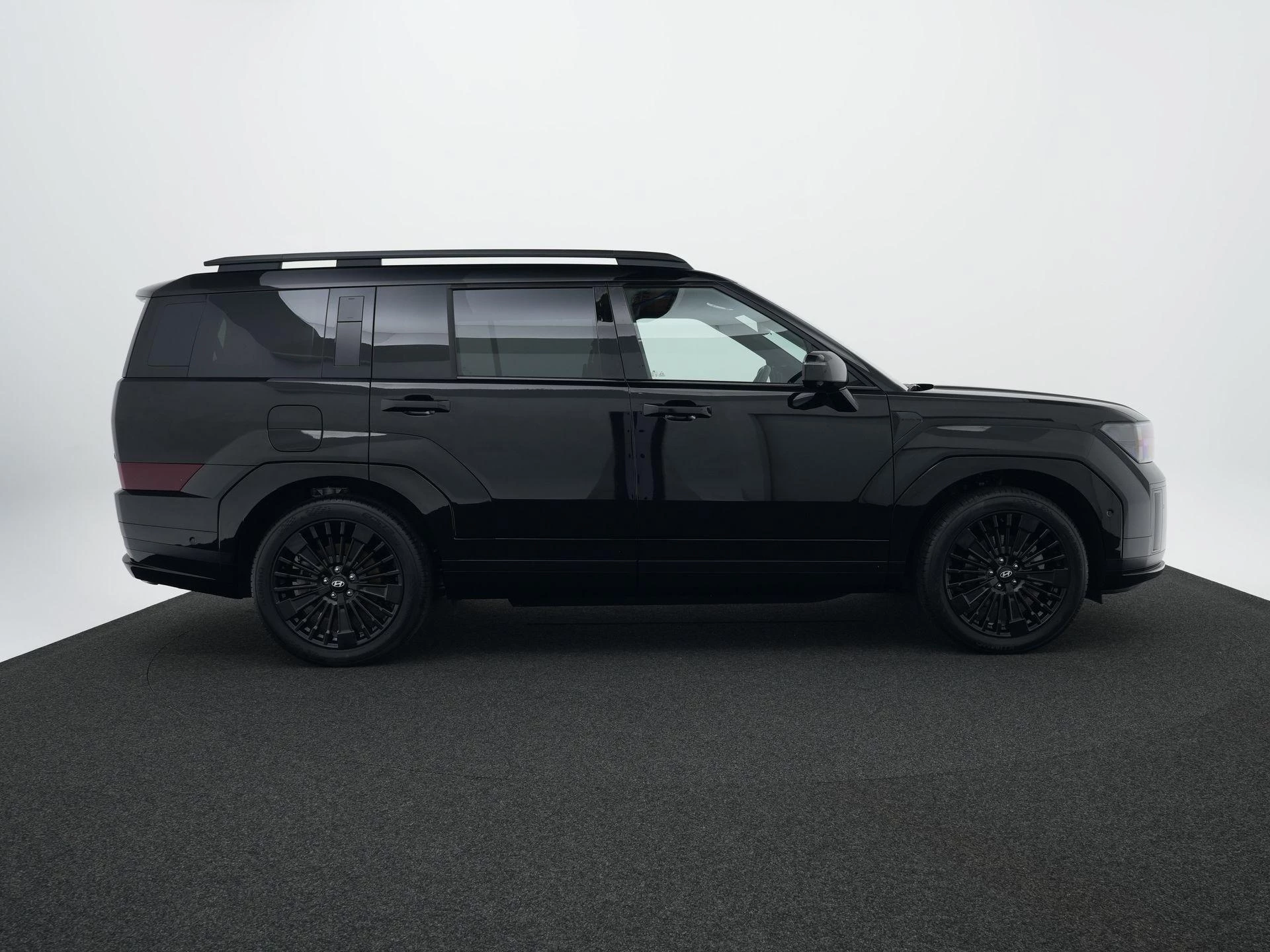 Hyundai-Santa Fe-image-5