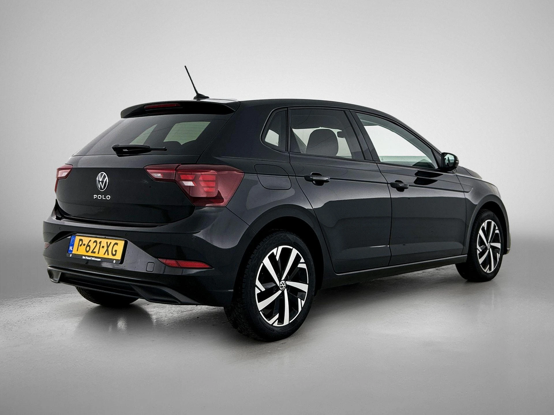 Volkswagen-Polo-image-3