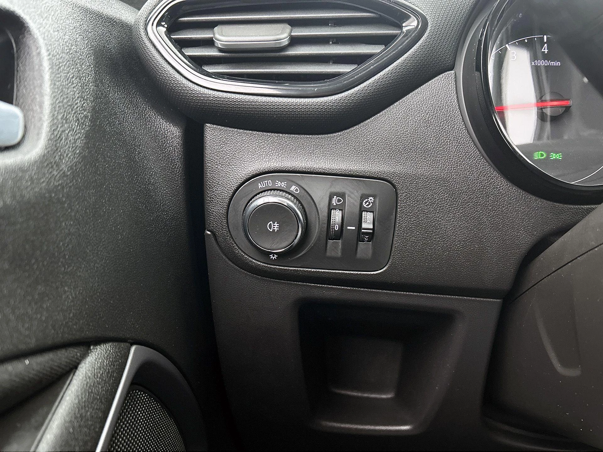 Opel-Crossland-image-16