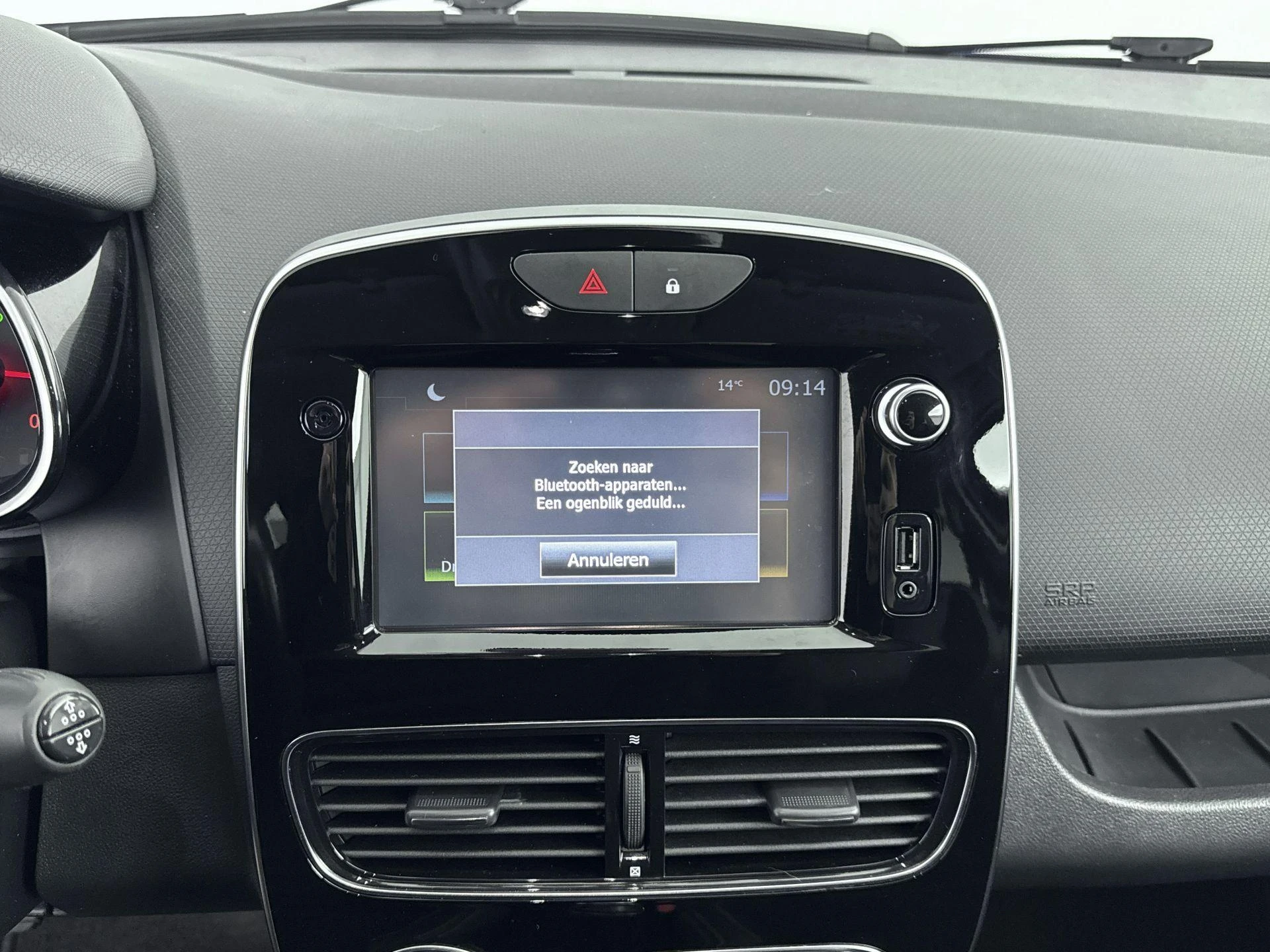 Renault-Clio-image-11