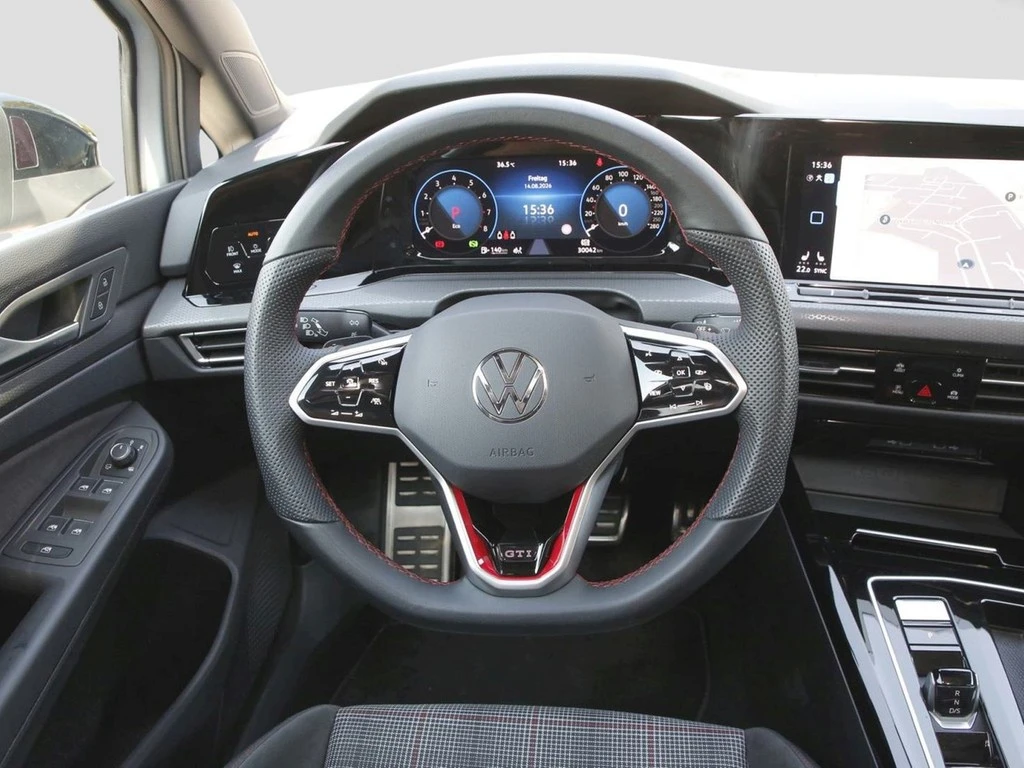 Volkswagen-Golf-image-13