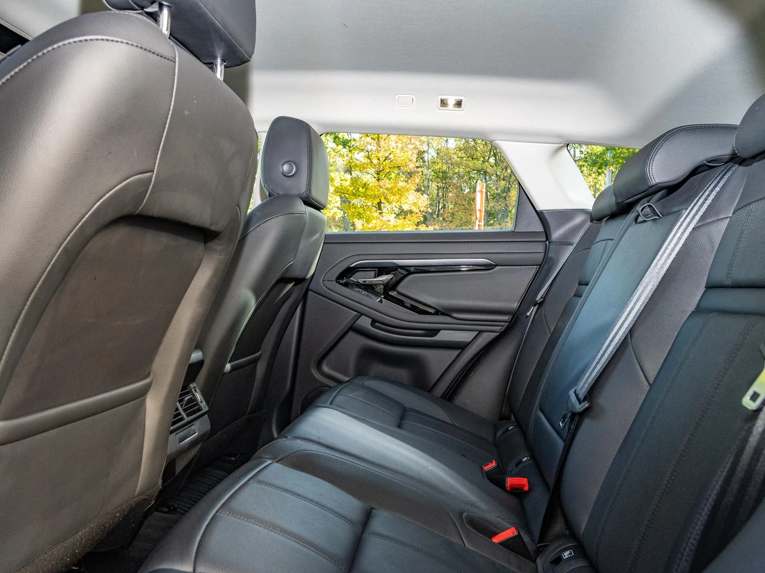 Land Rover-Range Rover Evoque-image-15