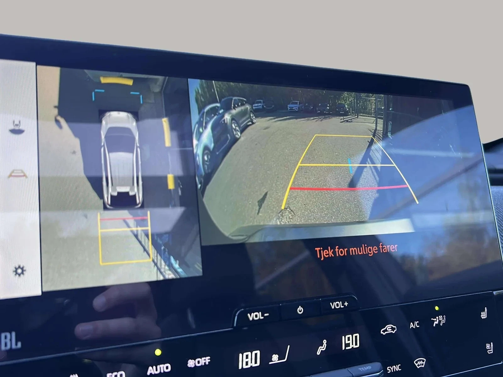 Toyota-bZ4X-image-18