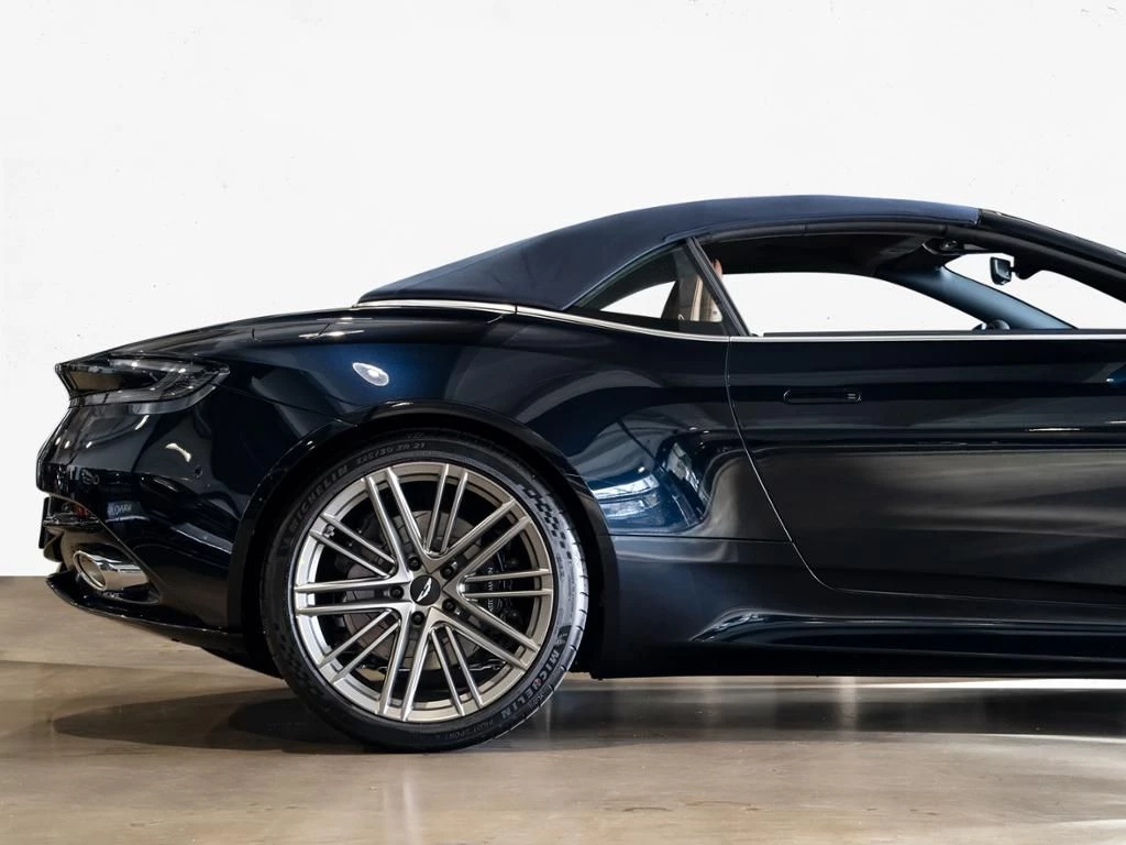 Aston Martin DB12 Volante Aston Martin Hamburg