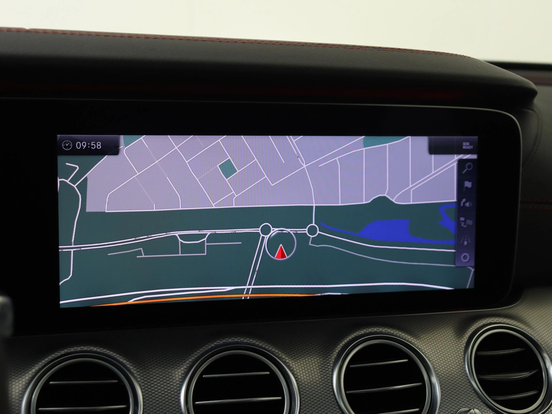 Mercedes-Benz-E-Klasse-image-24