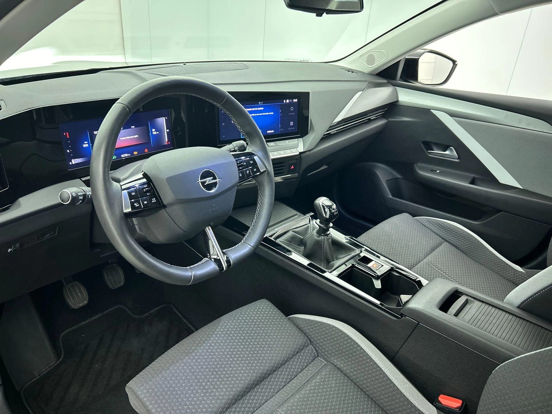 Opel-Astra-image-20