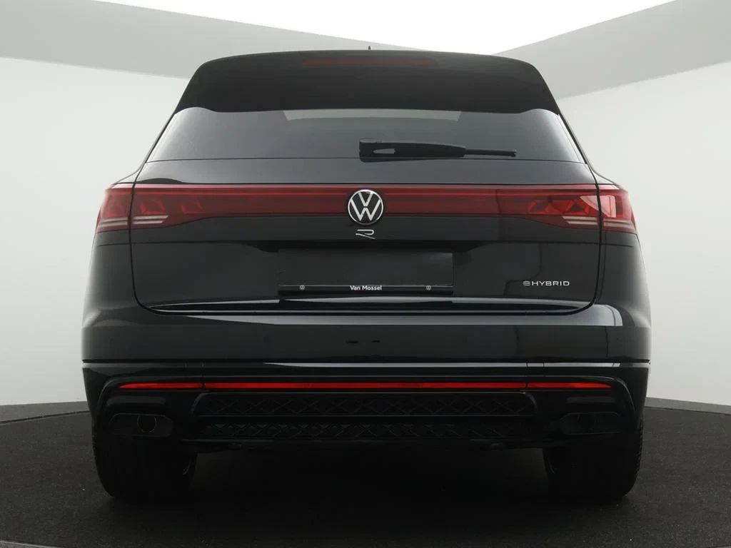 Volkswagen-Touareg-image-3
