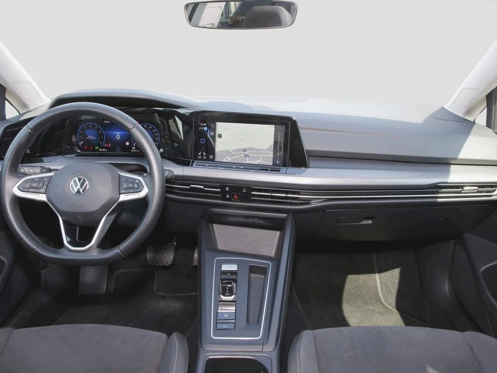 Volkswagen-Golf-image-11