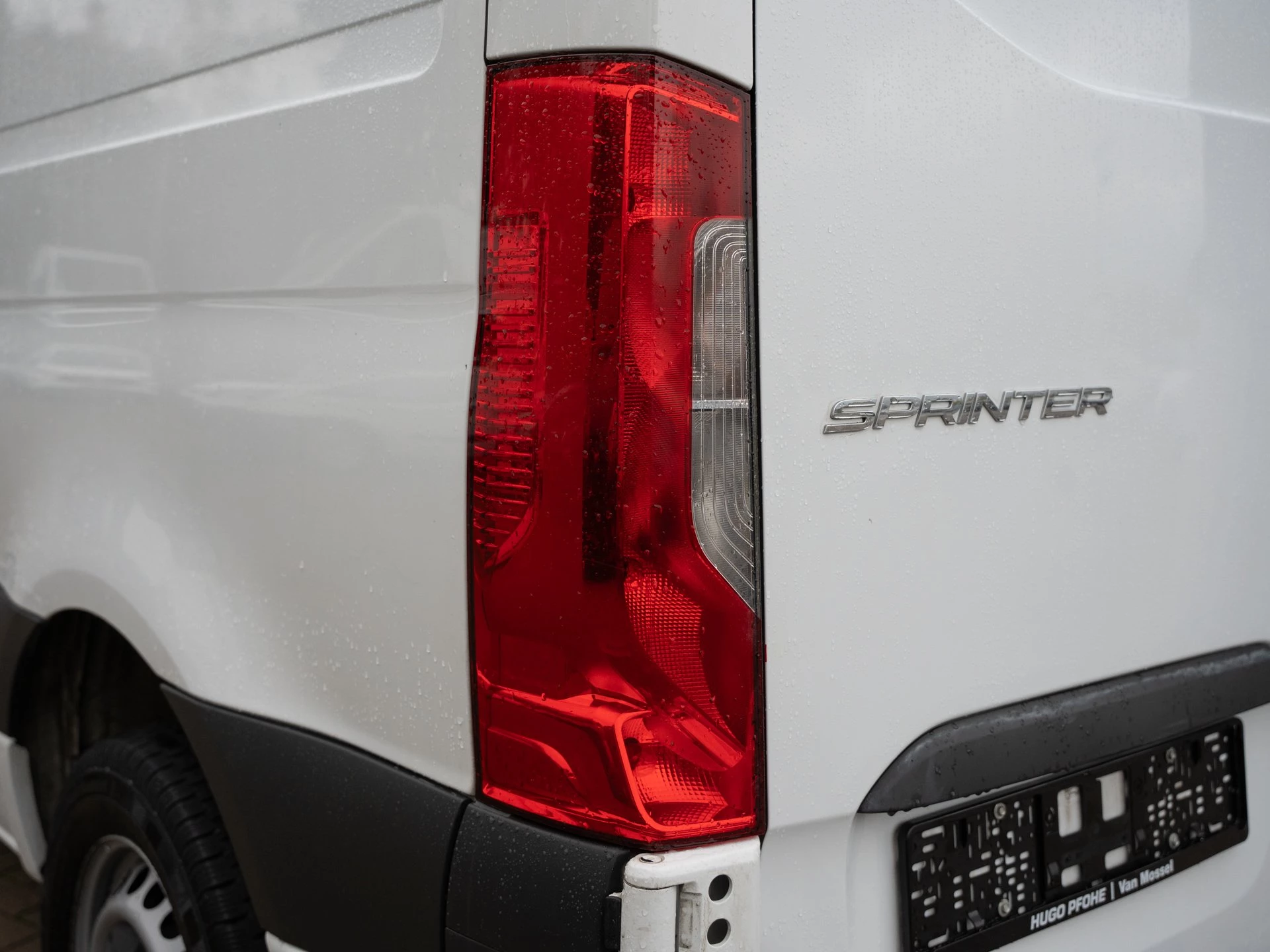 Mercedes-Benz-Sprinter-image-16