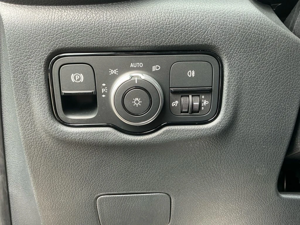Mercedes-Benz-Vito 116-image-16