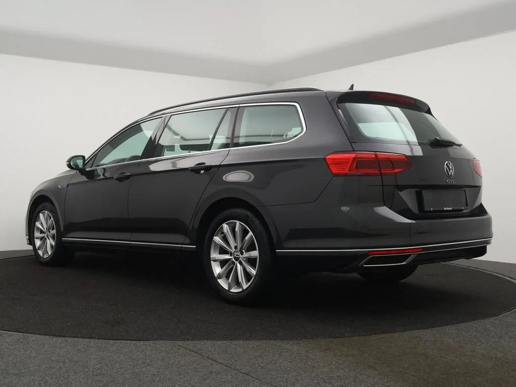 Volkswagen-Passat-image-5