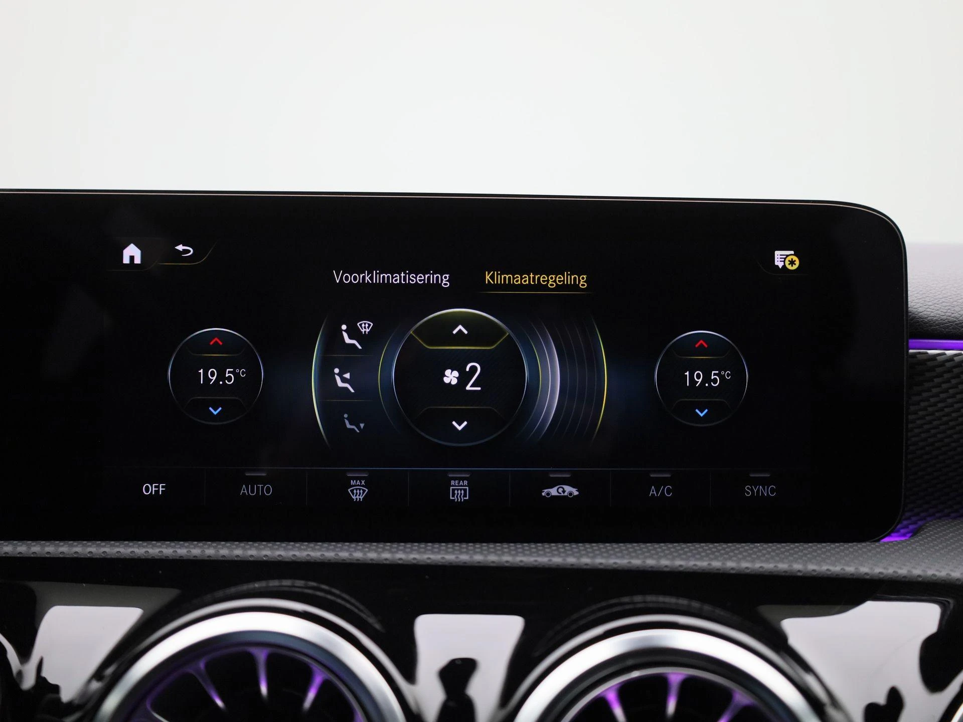 Mercedes-Benz-A-Klasse-image-22